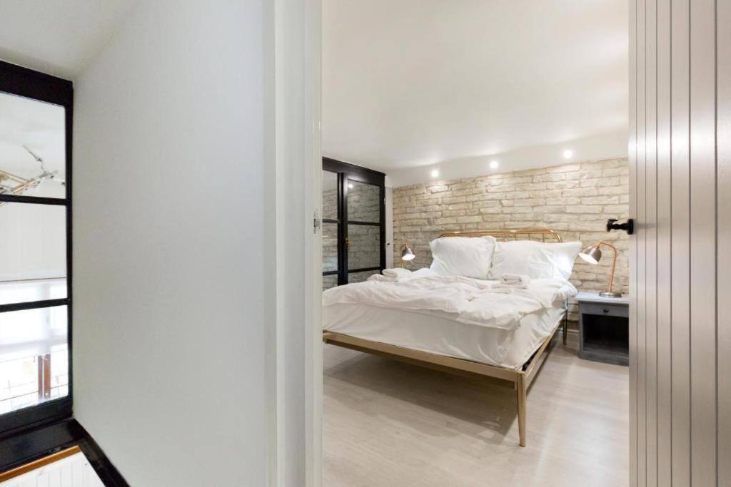 Vintage Vibe: Your Escape Apartamento Budapest